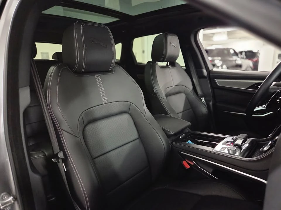 2026 Jaguar F-Pace - Image 16 of 20