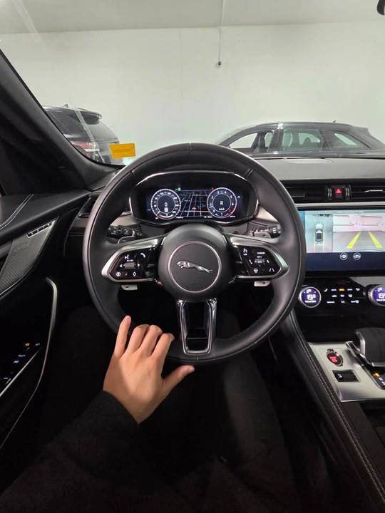 2026 Jaguar F-Pace - Image 19 of 20