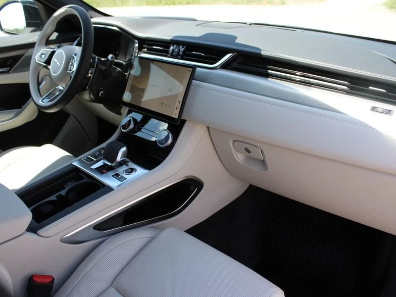 2026 Jaguar F-Pace - Image 10 of 18