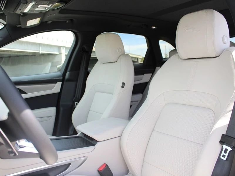2026 Jaguar F-Pace - Image 5 of 14