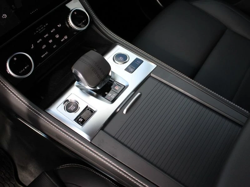 2026 Jaguar F-Pace - Image 10 of 15
