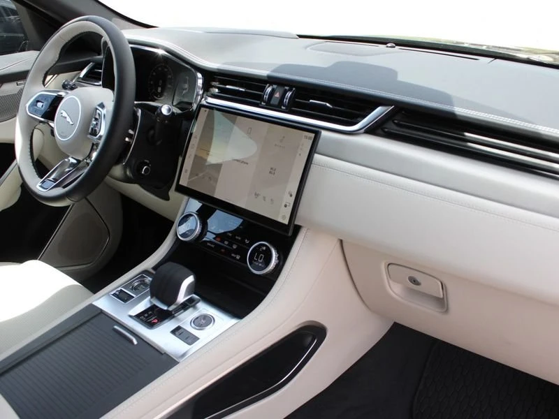 2026 Jaguar F-Pace - Image 6 of 14