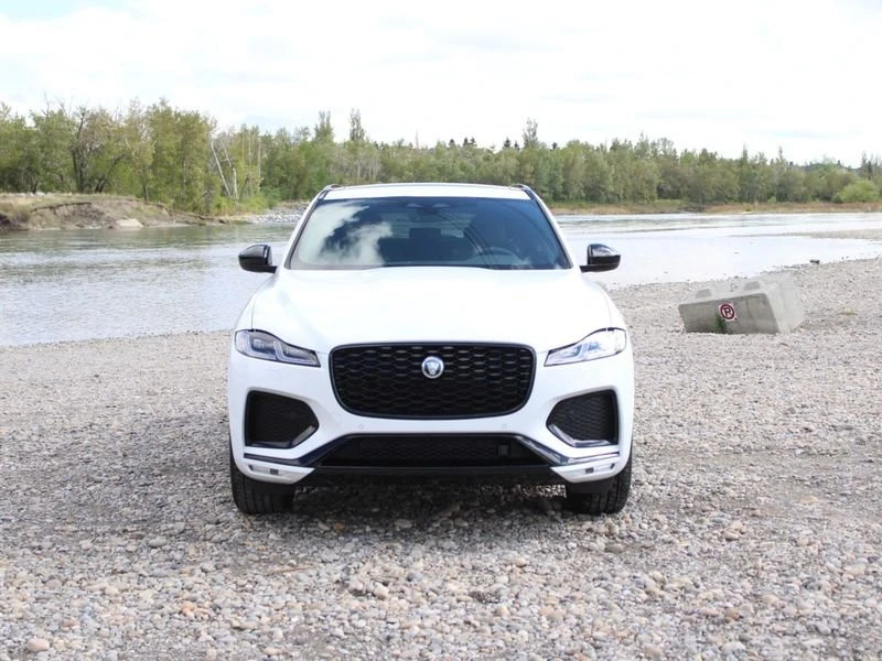 2026 Jaguar F-Pace - Image 2 of 15