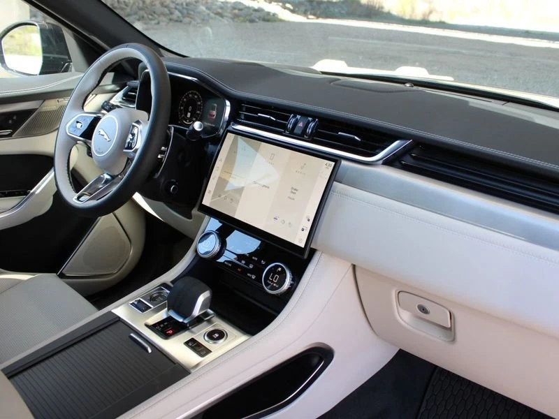 2026 Jaguar F-Pace - Image 8 of 17