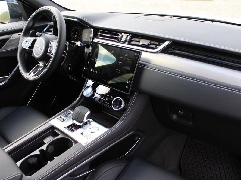 2026 Jaguar F-Pace - Image 6 of 15
