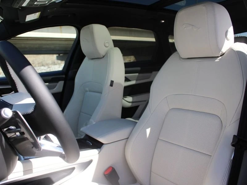 2026 Jaguar F-Pace - Image 8 of 18