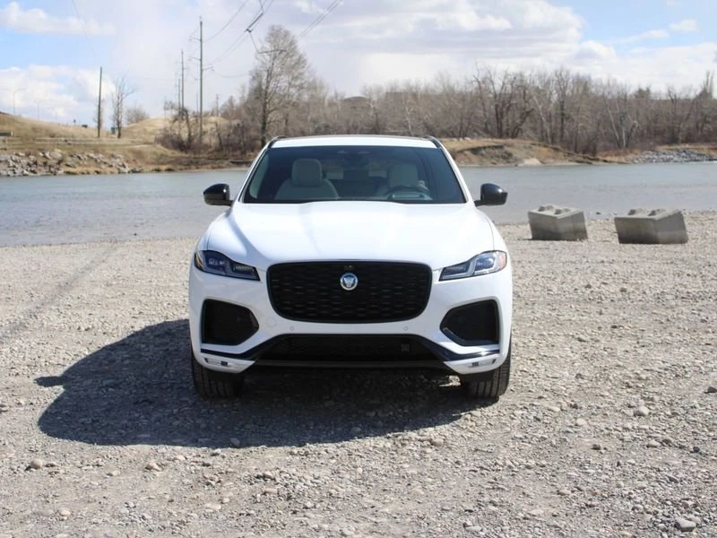 2026 Jaguar F-Pace - Image 2 of 18