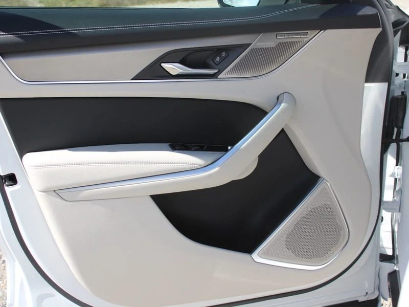 2026 Jaguar F-Pace - Image 17 of 18