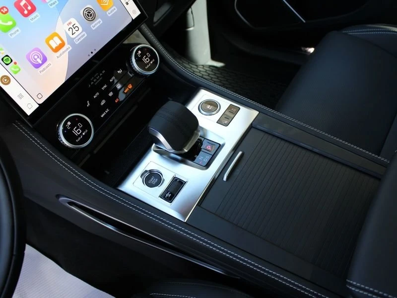2026 Jaguar F-Pace - Image 13 of 18
