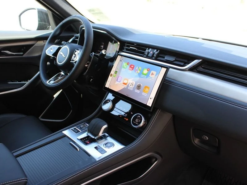 2026 Jaguar F-Pace - Image 9 of 18