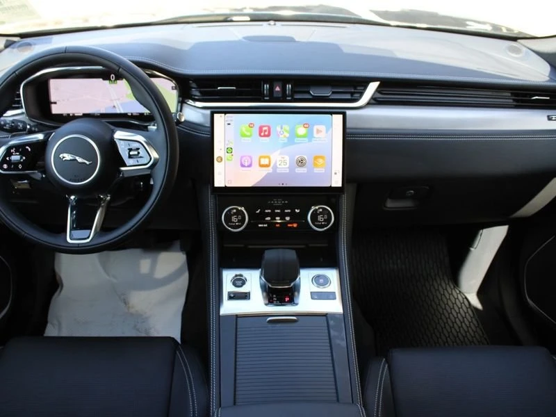2026 Jaguar F-Pace - Image 10 of 18