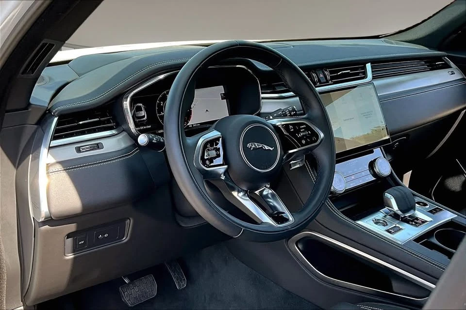 2026 Jaguar F-Pace - Image 9 of 11