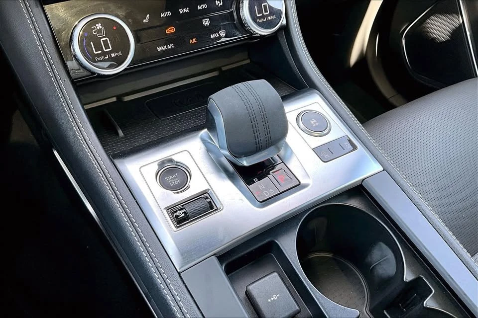 2026 Jaguar F-Pace - Image 8 of 11