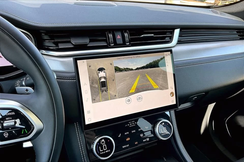 2026 Jaguar F-Pace - Image 7 of 11
