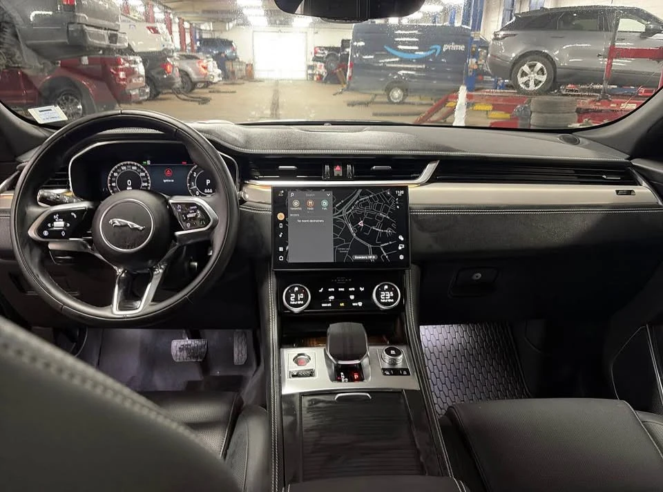 2026 Jaguar F-Pace - Image 10 of 14