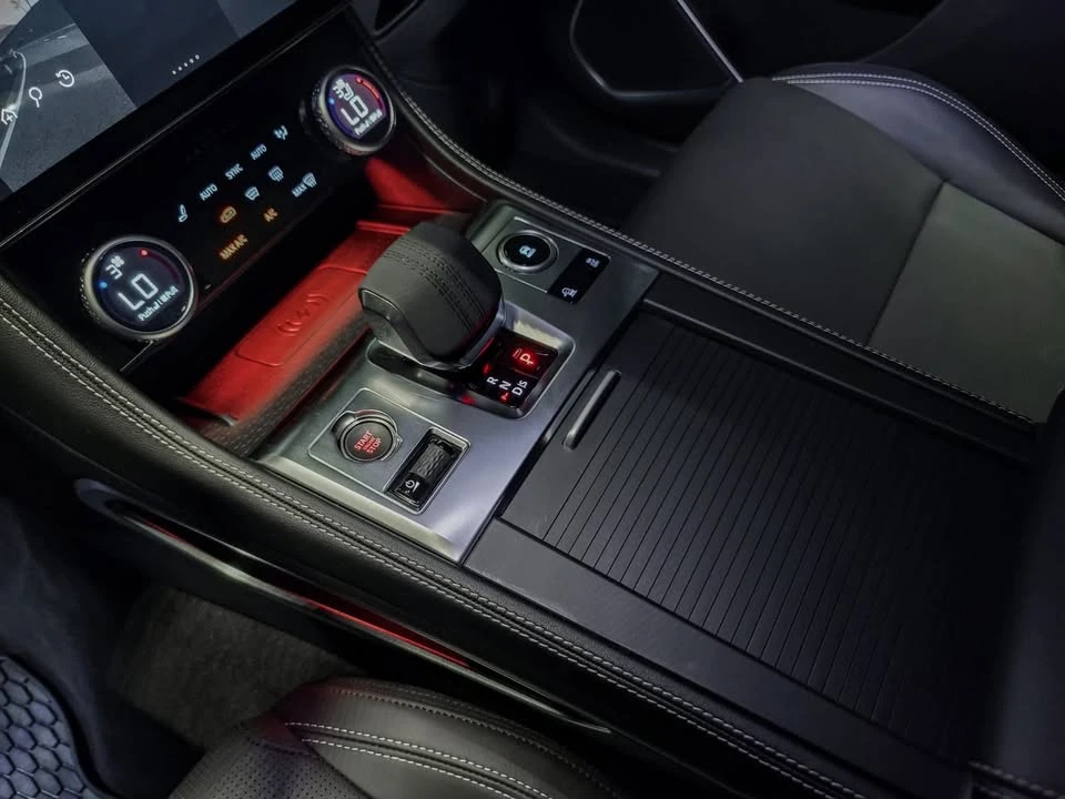 2026 Jaguar F-Pace - Image 16 of 20