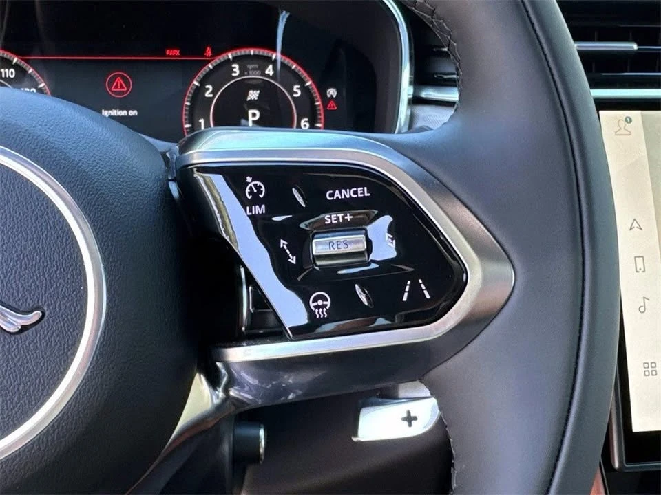 2026 Jaguar F-Pace - Image 15 of 17