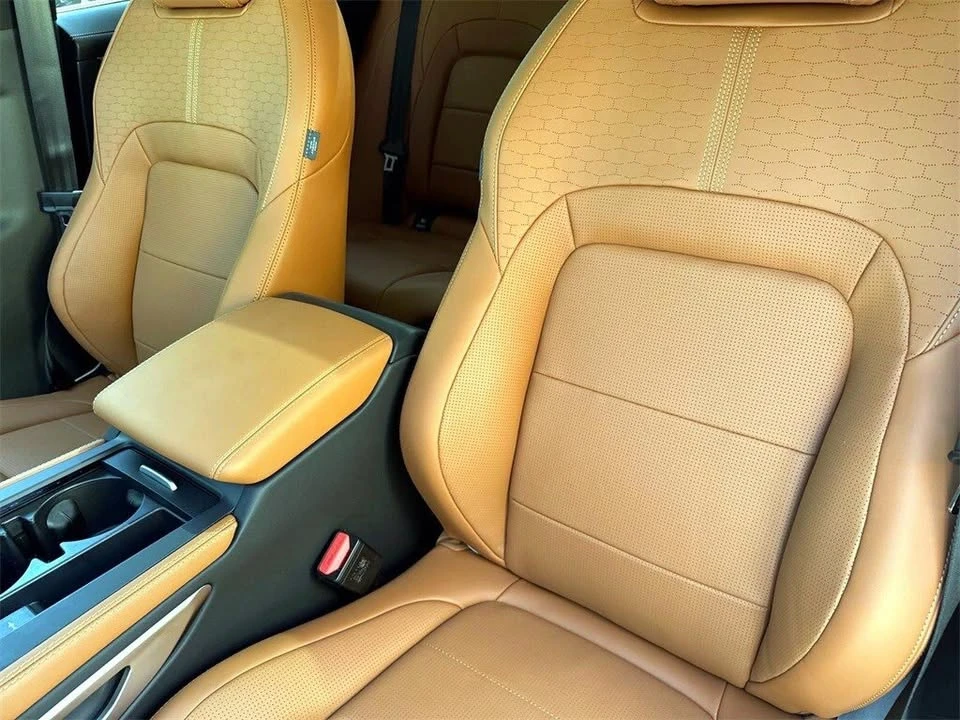2026 Jaguar F-Pace - Image 10 of 17
