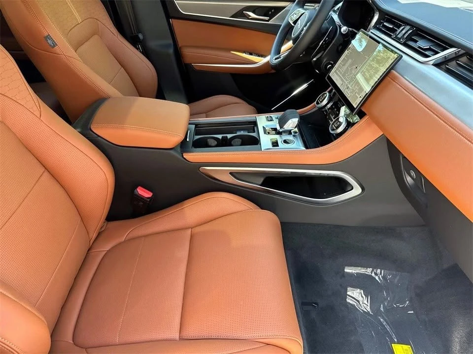 2026 Jaguar F-Pace - Image 8 of 17