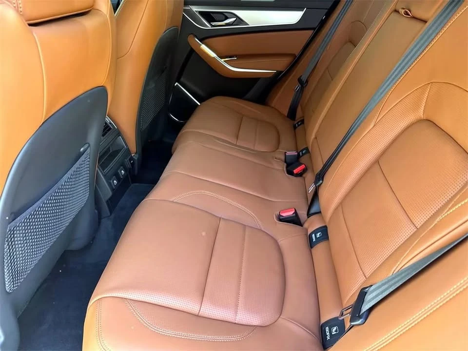 2026 Jaguar F-Pace - Image 11 of 17