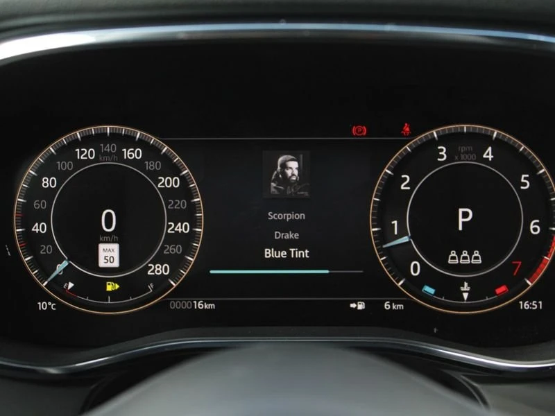2026 Jaguar F-Pace - Image 11 of 18