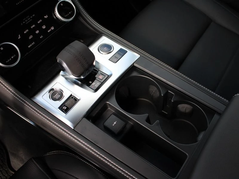2026 Jaguar F-Pace - Image 14 of 18