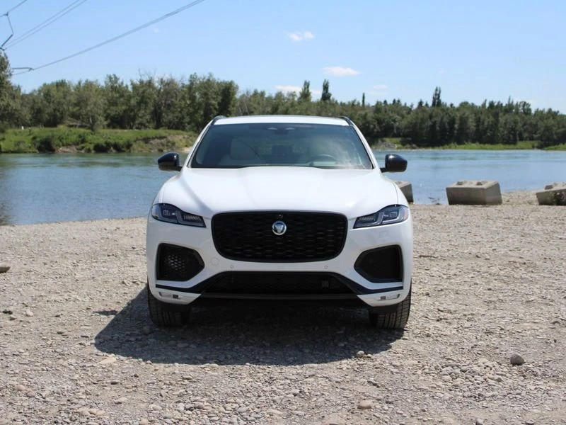 2026 Jaguar F-Pace - Image 3 of 17