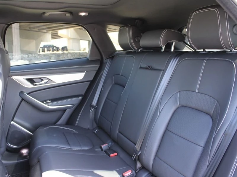 2026 Jaguar F-Pace - Image 16 of 18