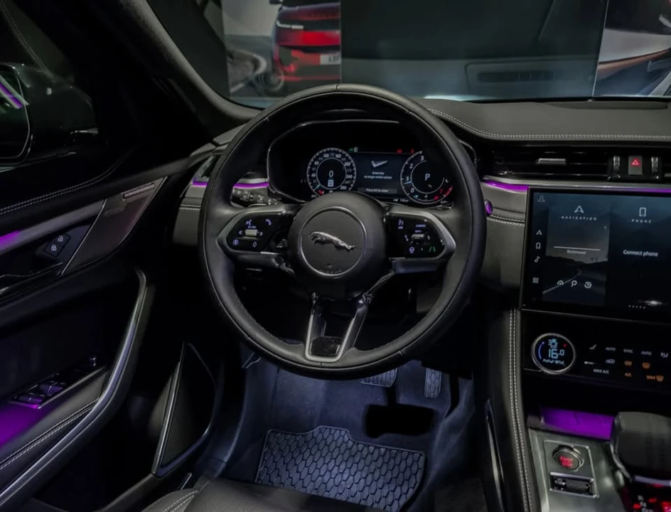 2026 Jaguar F-Pace - Image 8 of 11