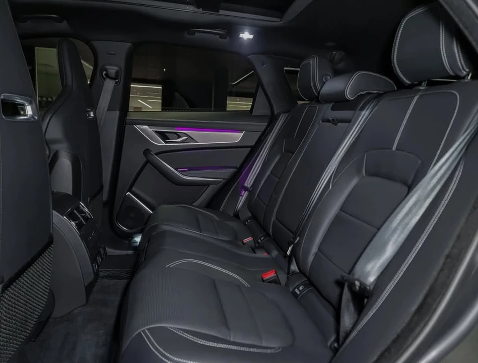 2026 Jaguar F-Pace - Image 10 of 11