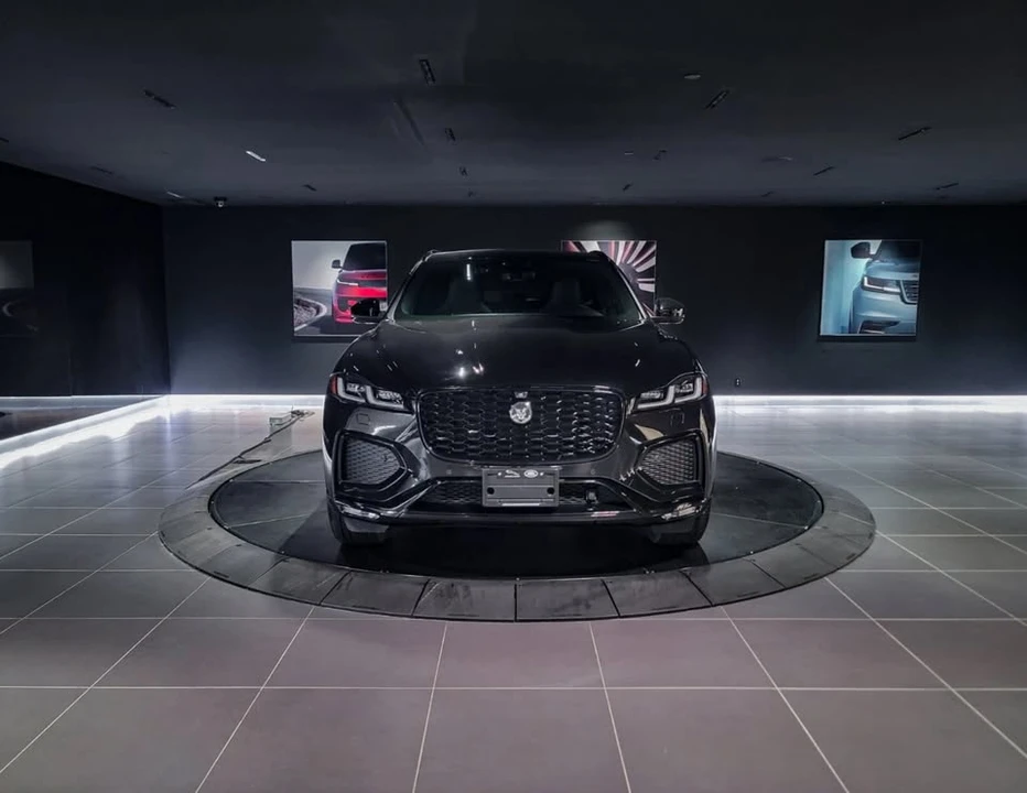 2026 Jaguar F-Pace - Image 2 of 11