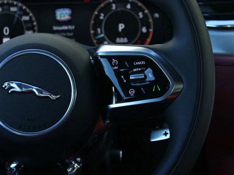 2026 Jaguar F-Pace - Image 8 of 19