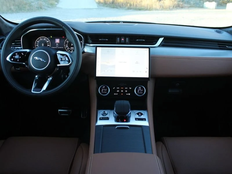 2026 Jaguar F-Pace - Image 12 of 20