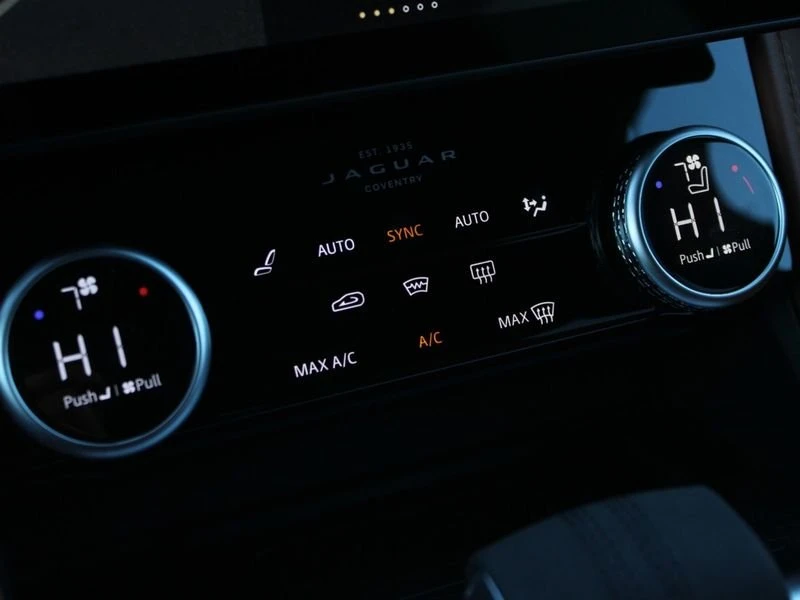 2026 Jaguar F-Pace - Image 16 of 20