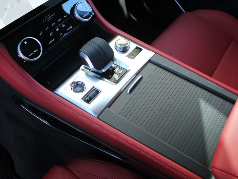 2026 Jaguar F-Pace - Image 18 of 20
