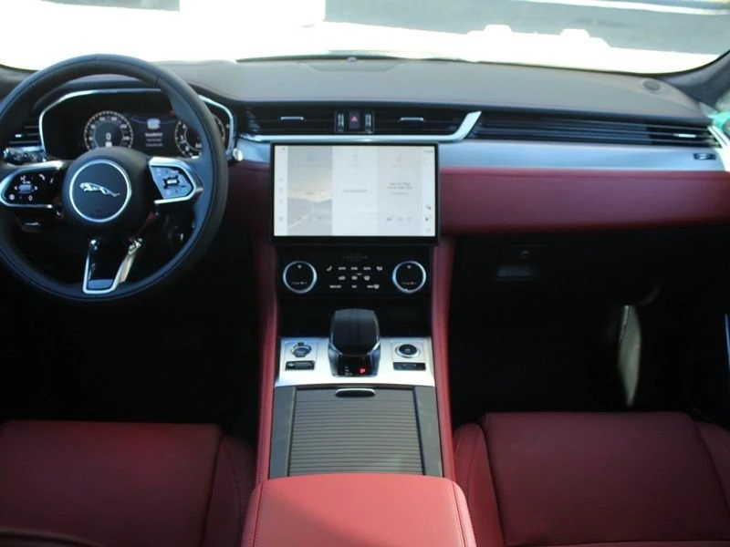 2026 Jaguar F-Pace - Image 12 of 20