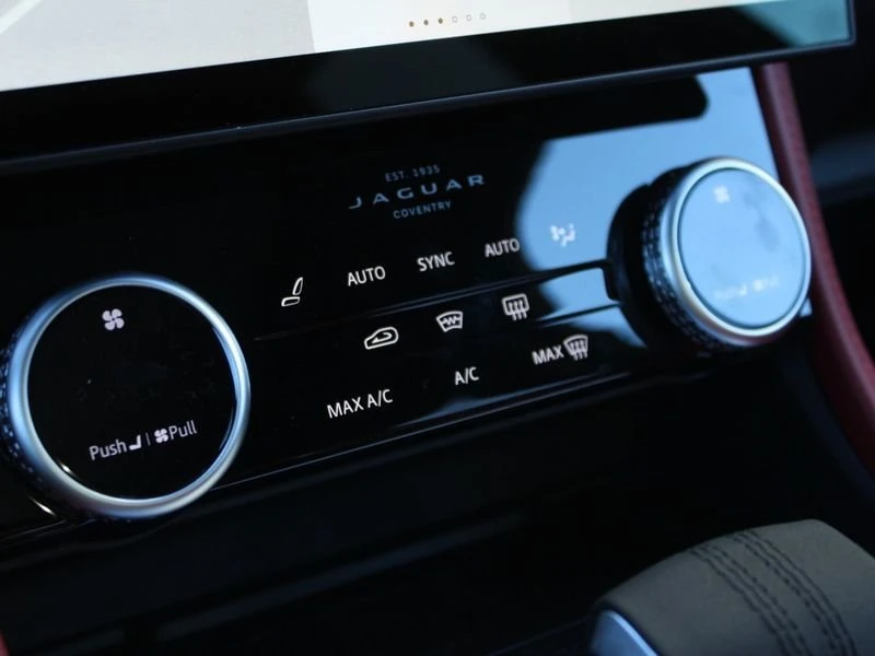 2026 Jaguar F-Pace - Image 16 of 20