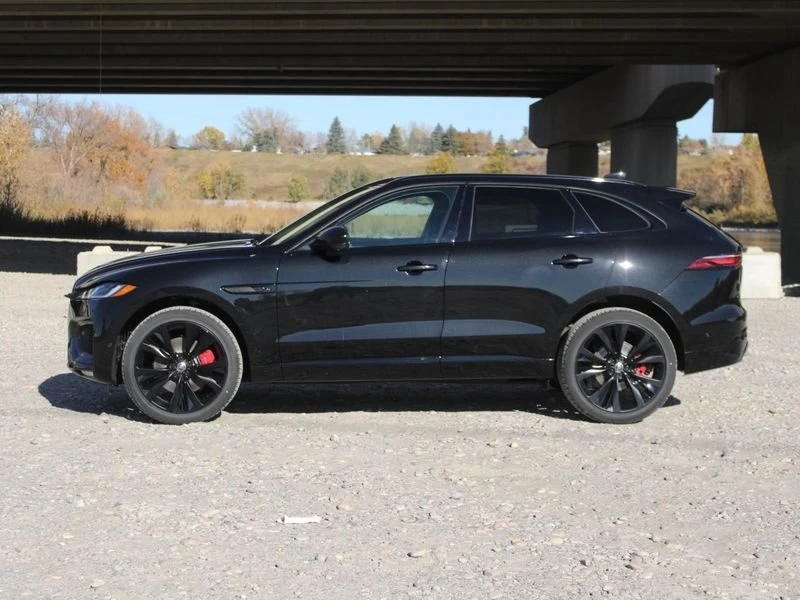 2026 Jaguar F-Pace - Image 2 of 20