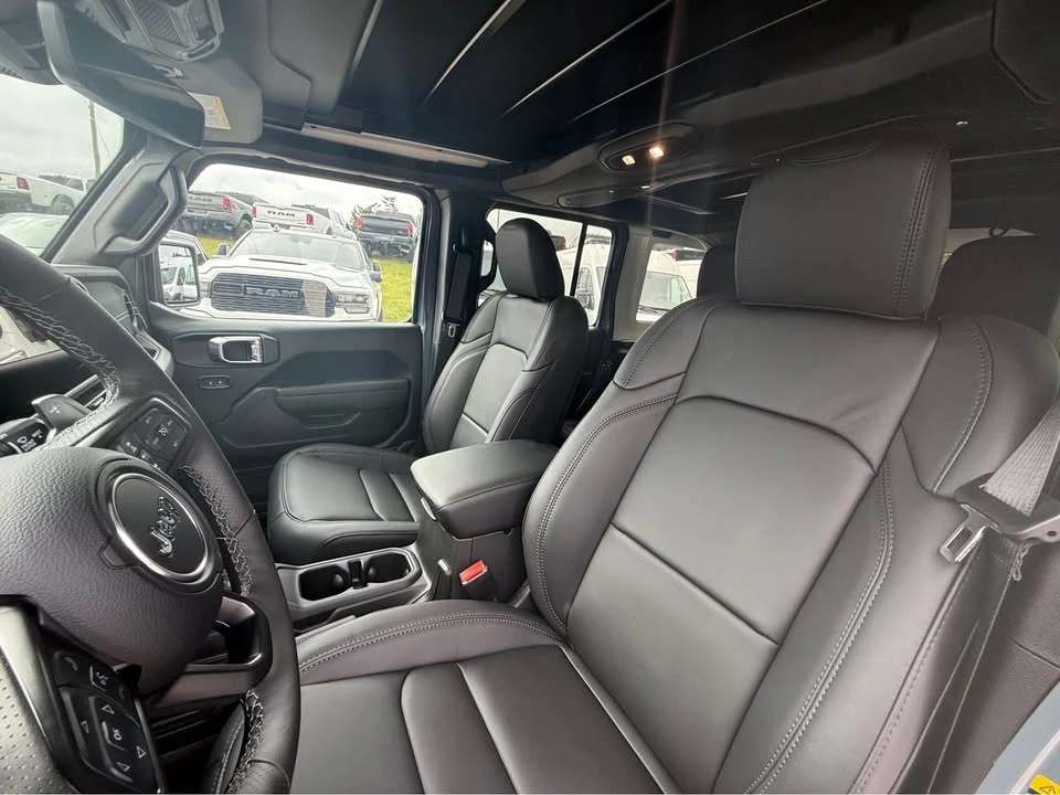 2026 Jeep JL Wrangler - Image 11 of 19