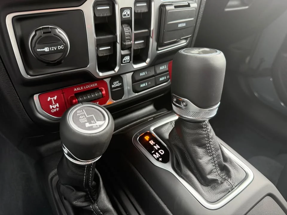 2026 Jeep JL Wrangler - Image 17 of 19