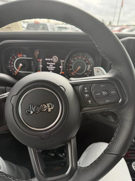 2026 Jeep JL Wrangler - Image 14 of 19