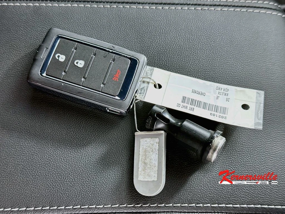 2026 Jeep Cherokee - Image 19 of 21