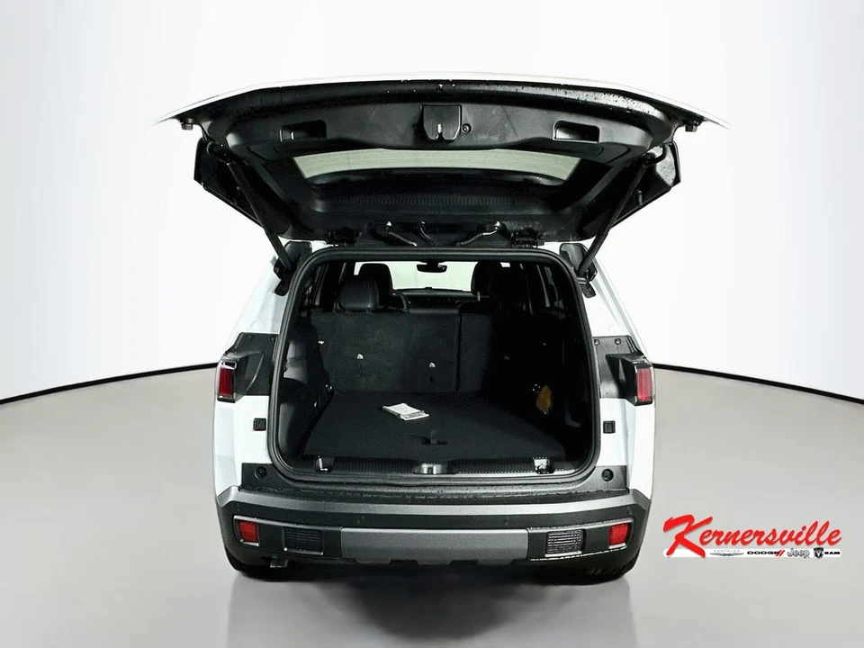 2026 Jeep Cherokee - Image 16 of 22