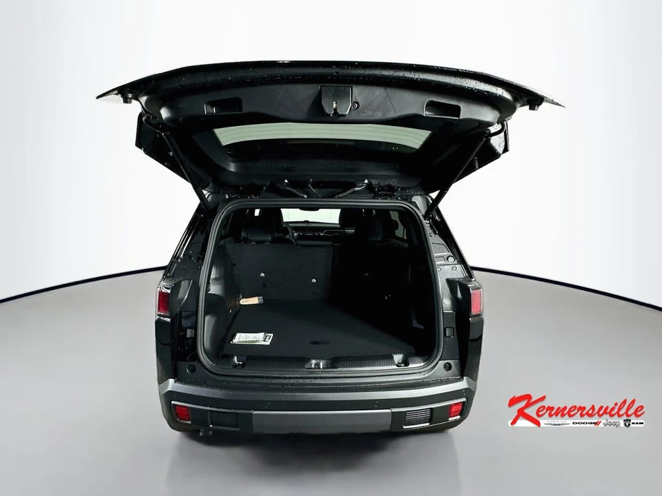 2026 Jeep Cherokee - Image 17 of 23