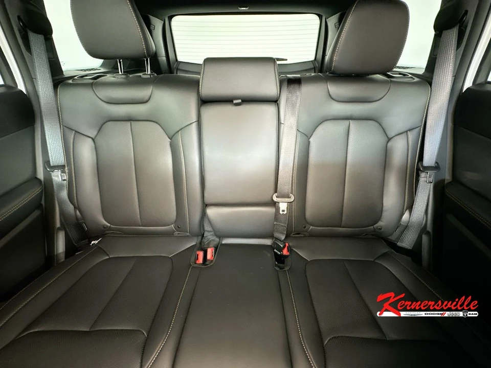 2026 Jeep Cherokee - Image 10 of 22