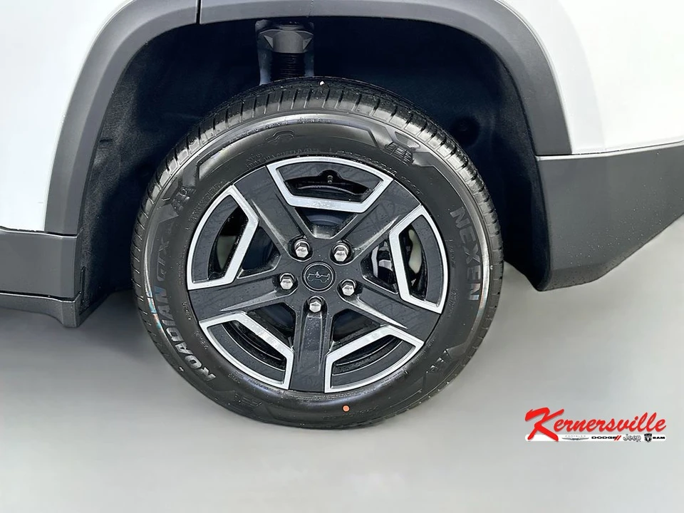 2026 Jeep Cherokee - Image 17 of 21