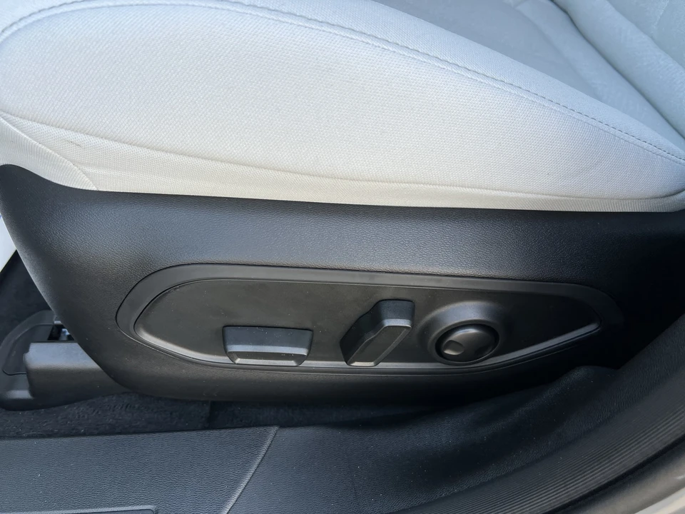 2026 Jeep Cherokee - Image 16 of 30