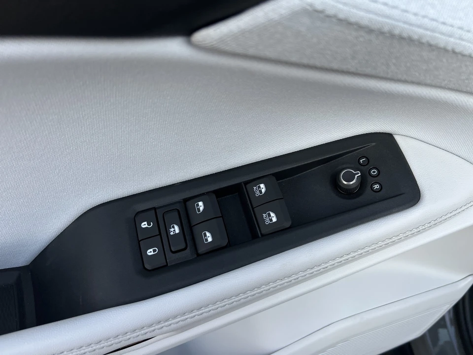 2026 Jeep Cherokee - Image 14 of 30