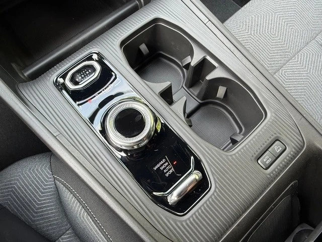 2026 Jeep Cherokee - Image 25 of 29