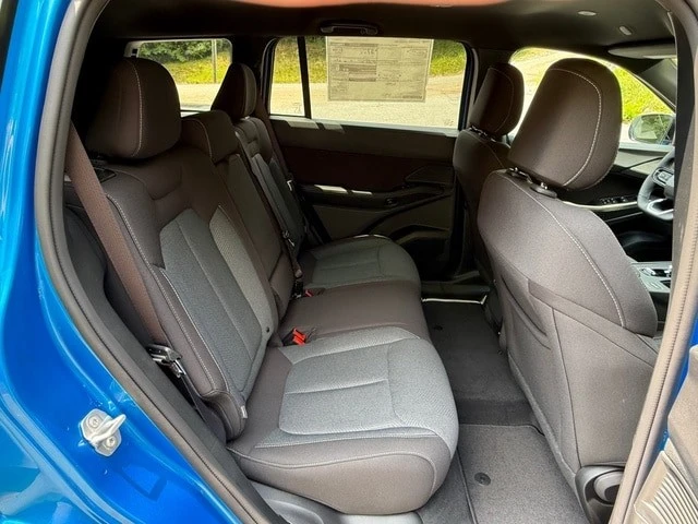 2026 Jeep Cherokee - Image 18 of 29